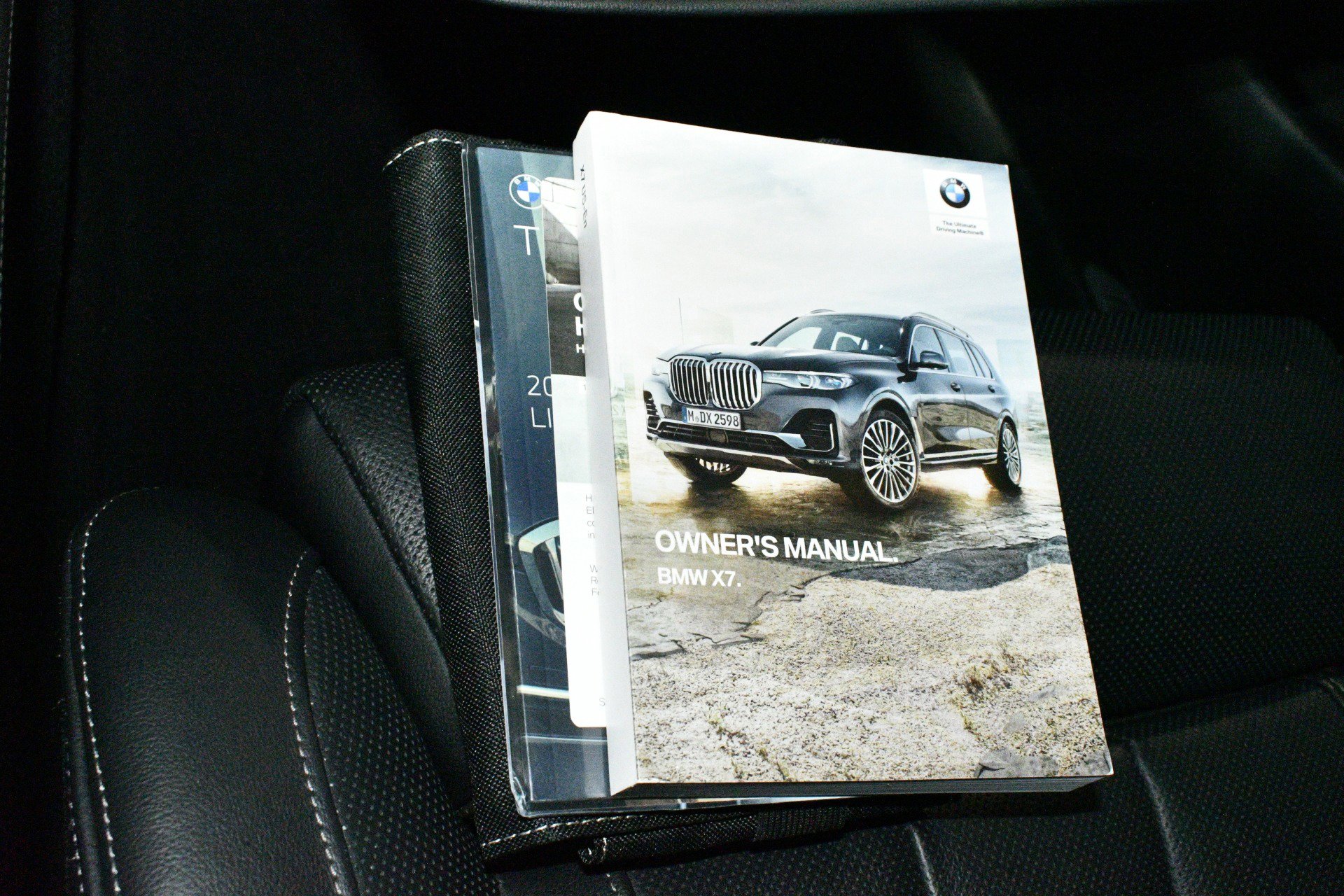 Used 2022 BMW X7 M50i w/ Luxury Seating Package image 98