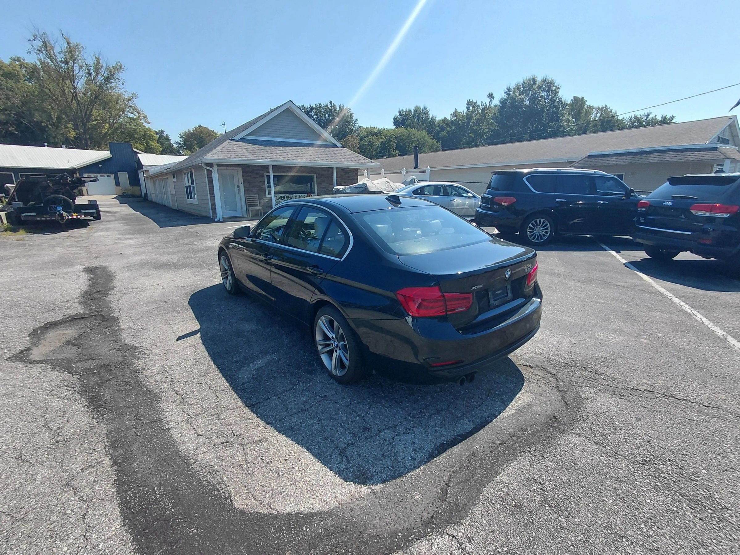 Used 2017 BMW 330i xDrive Sedan AWD/4WD image 3