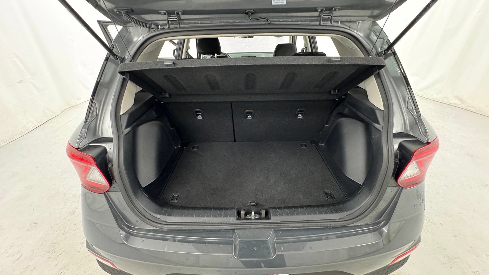 Used 2025 Hyundai Venue SEL FWD image 15
