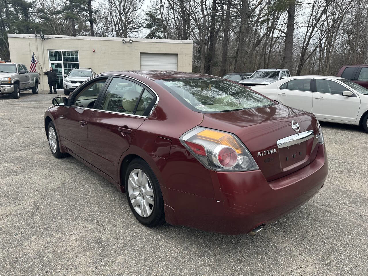 Used 2010 Nissan Altima 2.5 S FWD image 8