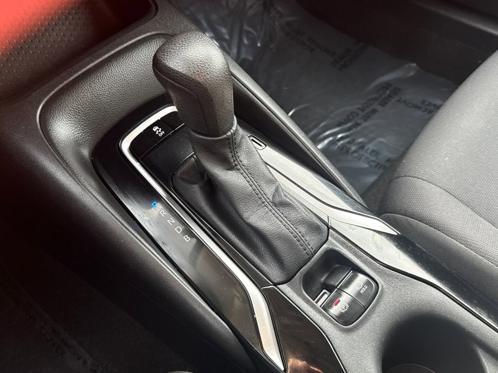 Used 2021 Toyota Corolla LE image 24