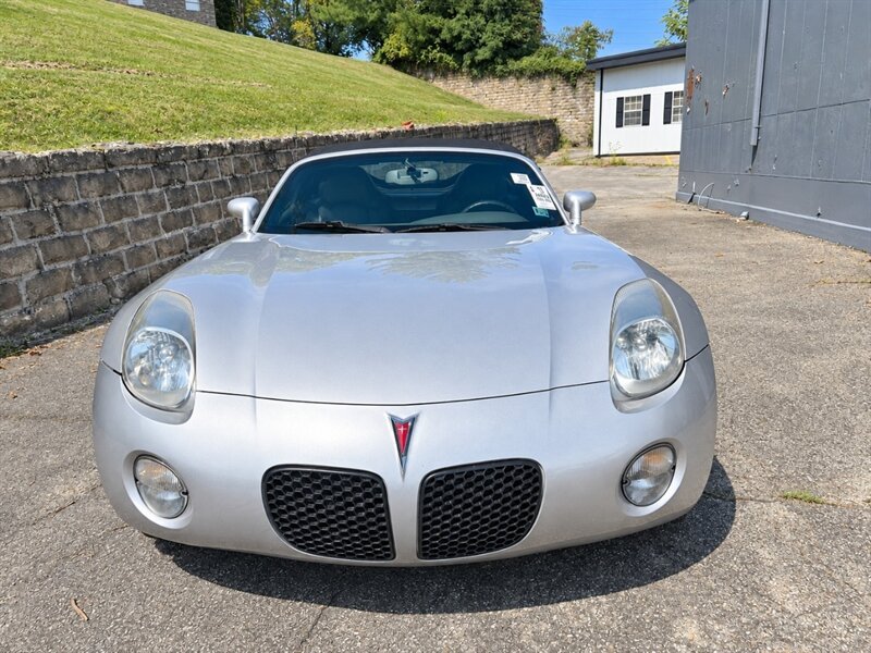 Used 2008 Pontiac Solstice Convertible w/ Premium Package RWD image 5