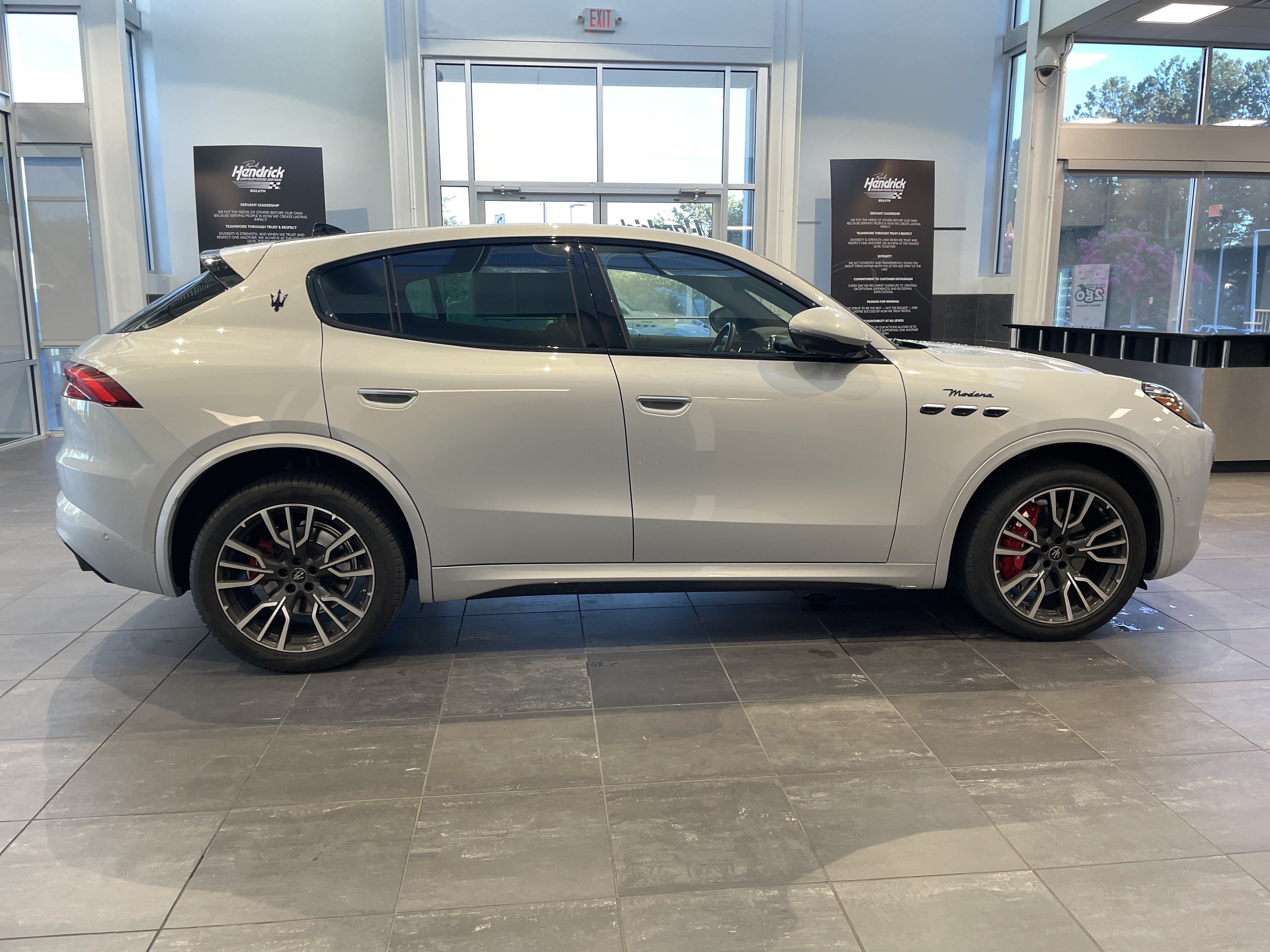 Used 2023 Maserati Grecale Modena AWD/4WD image 11