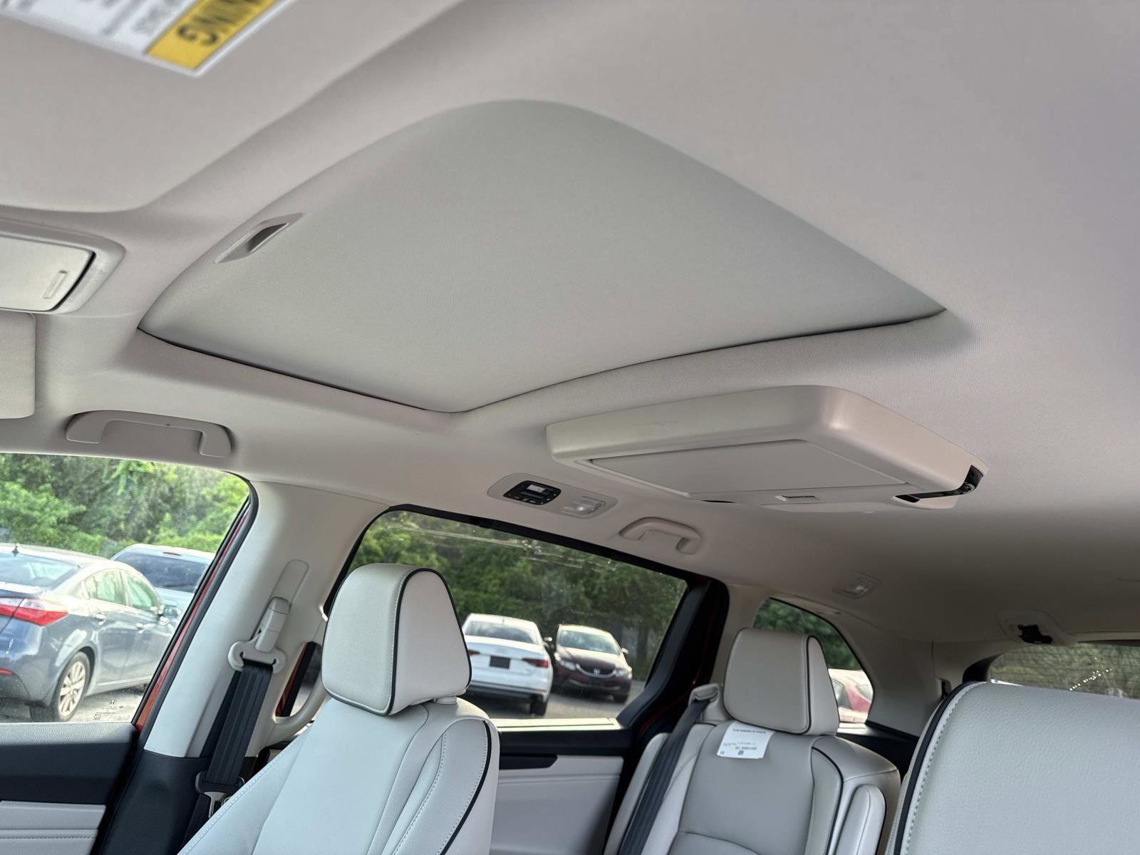 New 2026 Honda Odyssey Touring image 32