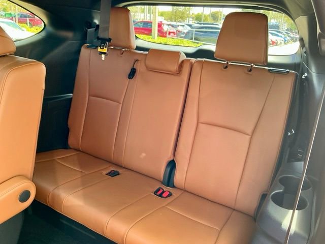 Used 2025 Toyota Highlander Platinum image 12