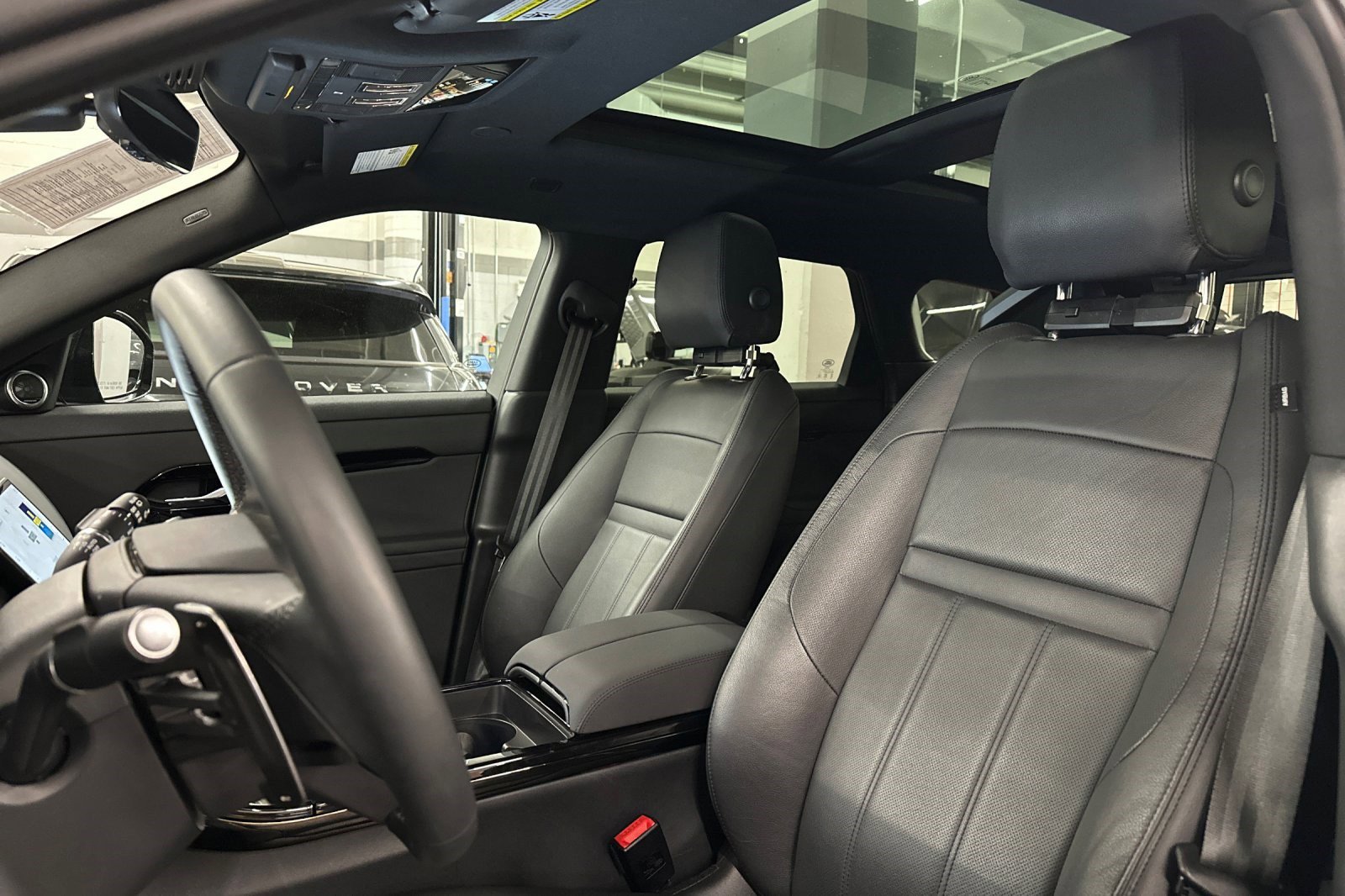 Used 2026 Land Rover Range Rover Evoque S image 6