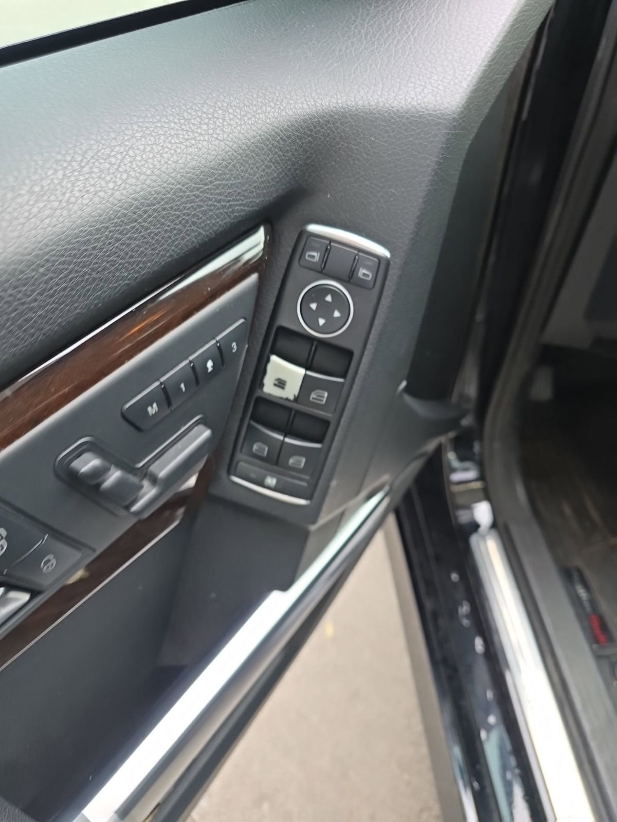 Used 2014 Mercedes-Benz GLK 250 BlueTEC 4MATIC image 4