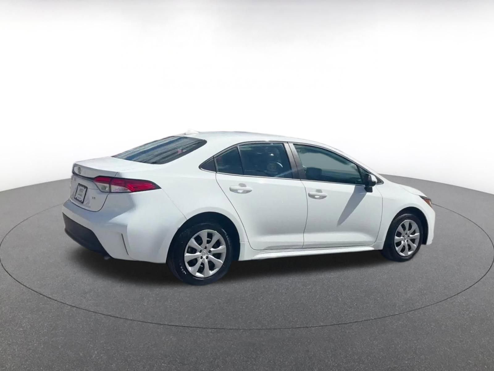 Used 2025 Toyota Corolla LE image 15