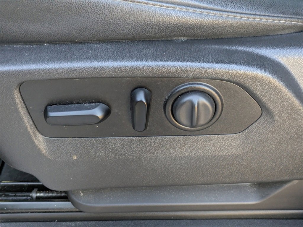 Used 2021 Chevrolet Silverado 1500 LT Trail Boss w/ Convenience Package II image 19