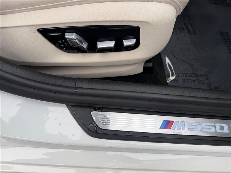 Used 2018 BMW M550i xDrive M550i AWD w/EXECUTIVE & DRIVE image 21