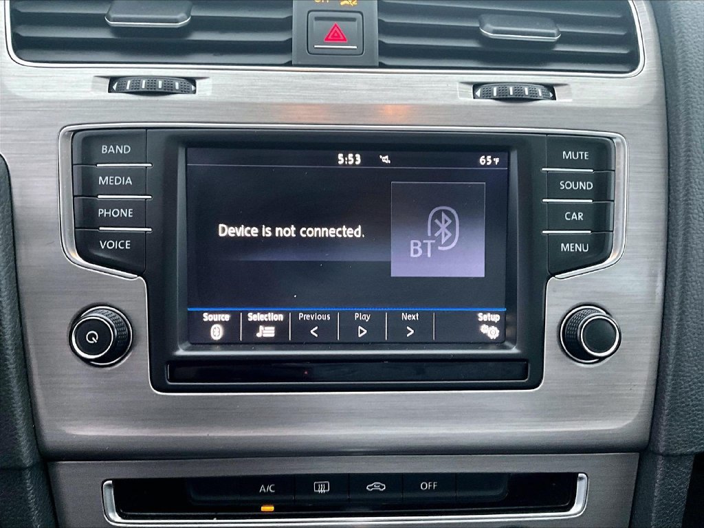 Used 2017 Volkswagen Golf S FWD image 26