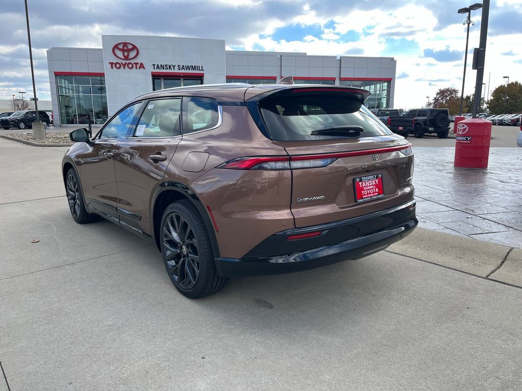 New 2025 Toyota Crown Signia video 3