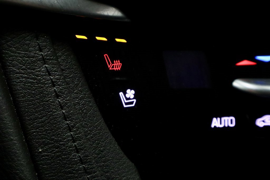 Used 2017 Cadillac XT5 Premium Luxury w/ LPO, Wheel Lock Package image 5