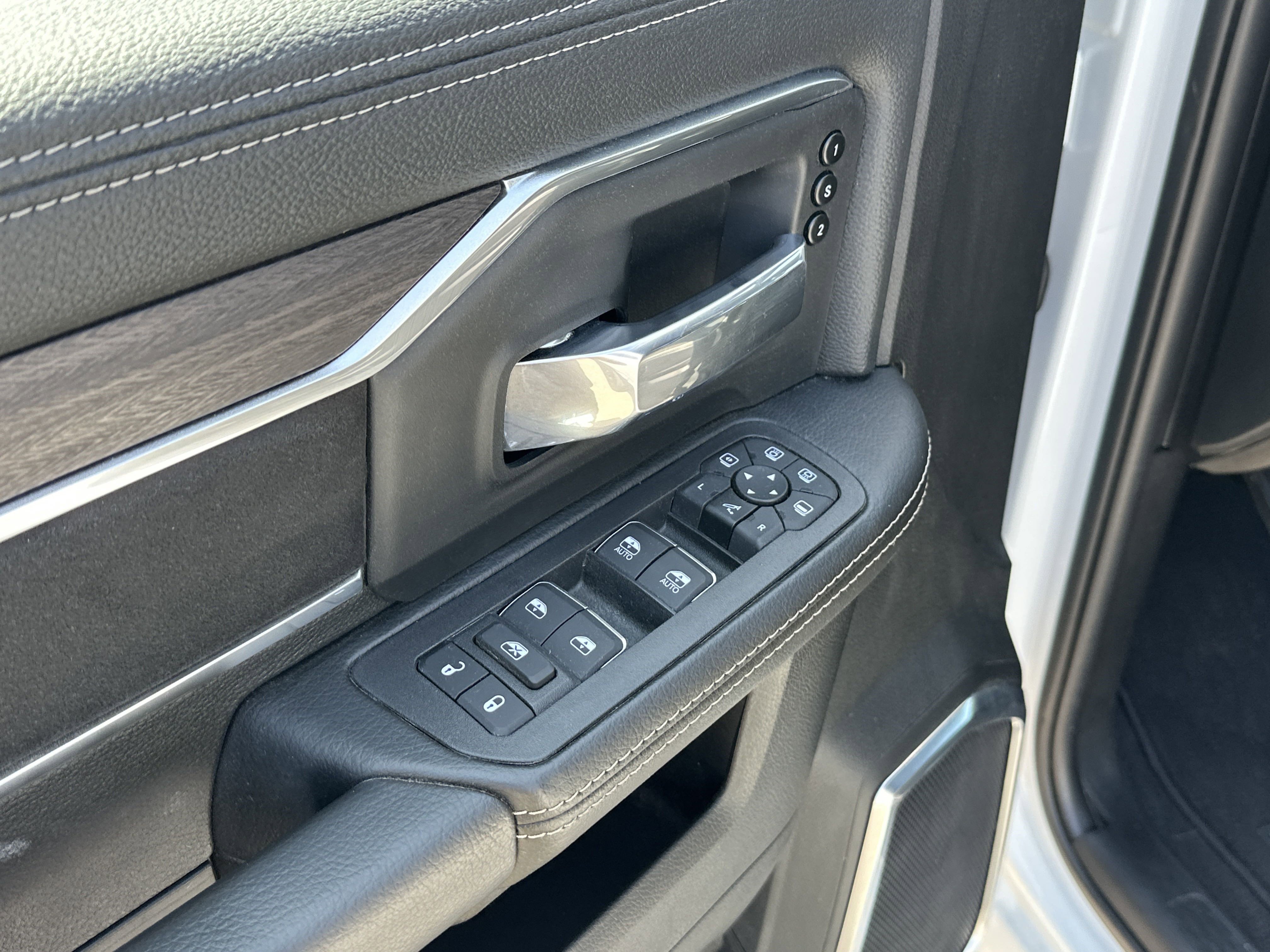 New 2025 RAM 2500 Laramie image 15