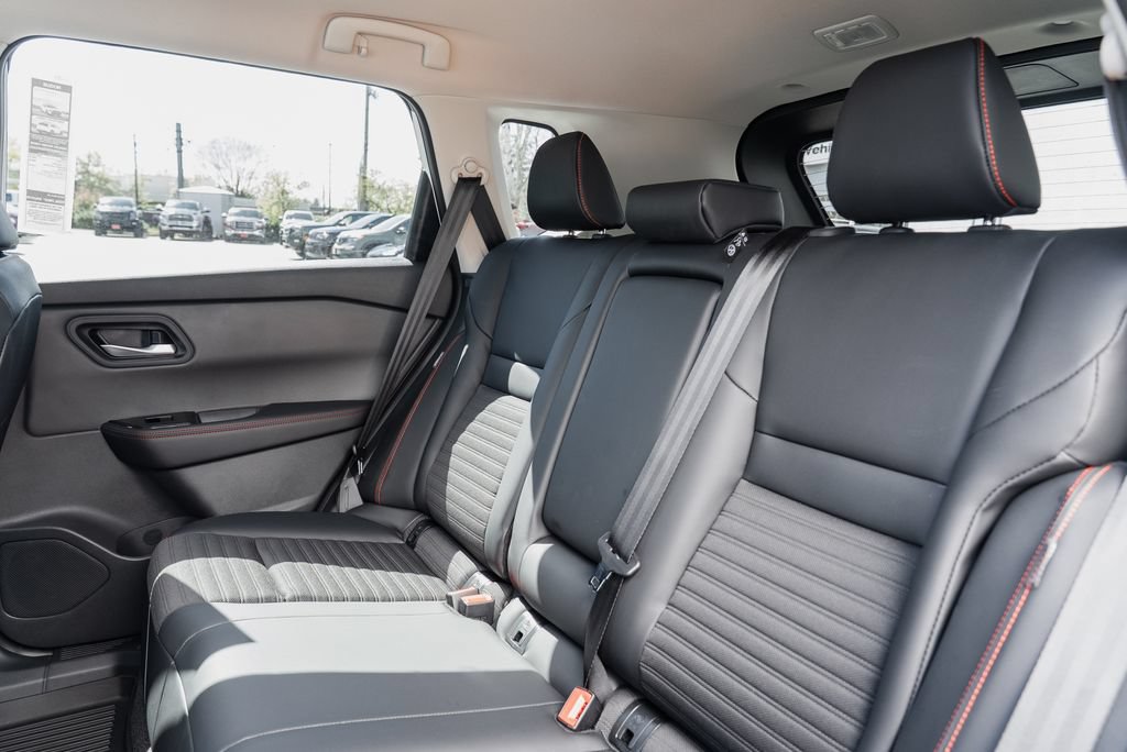 New 2026 Nissan Rogue SV AWD/4WD image 22