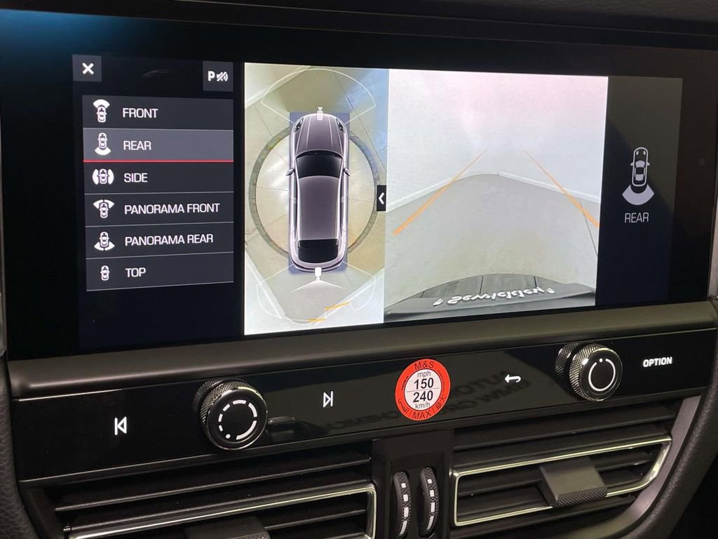 Certified 2025 Porsche Macan AWD/4WD image 32