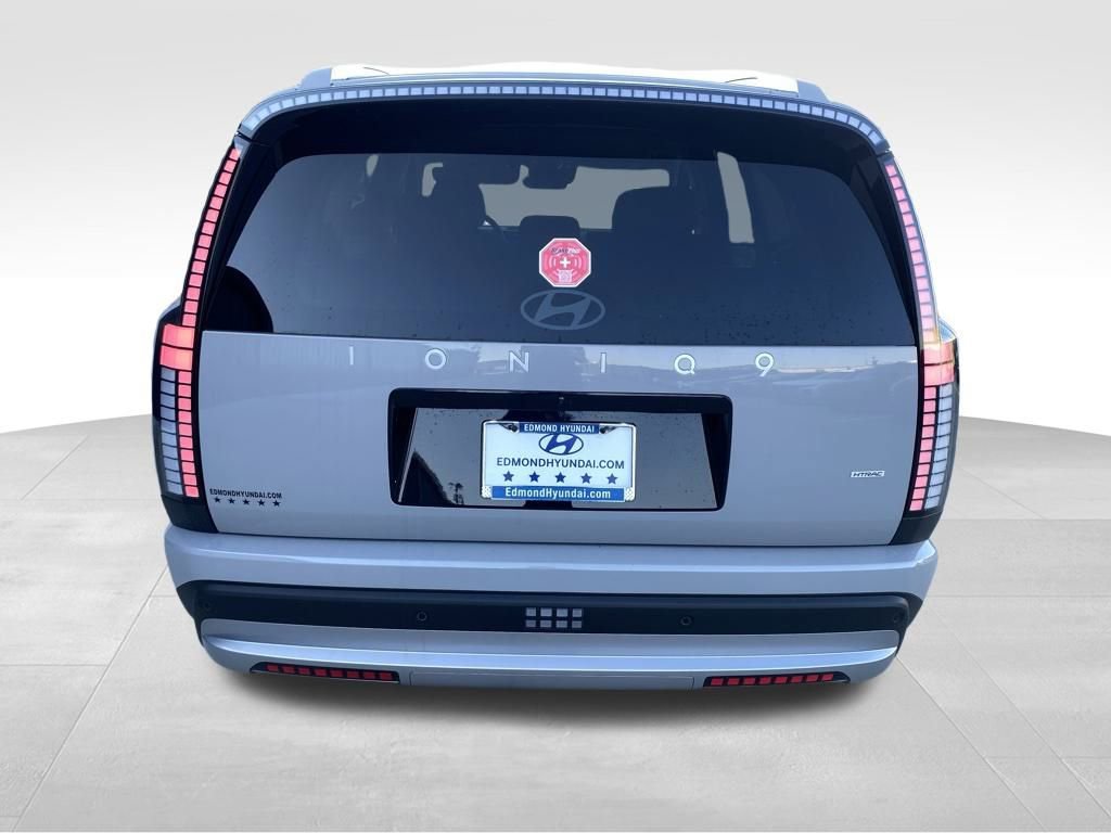 New 2026 Hyundai Ioniq 9 SE image 8