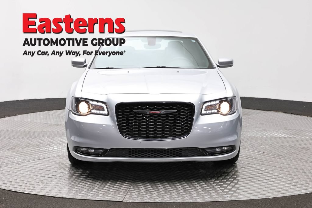 Used 2023 Chrysler 300 S RWD image 2