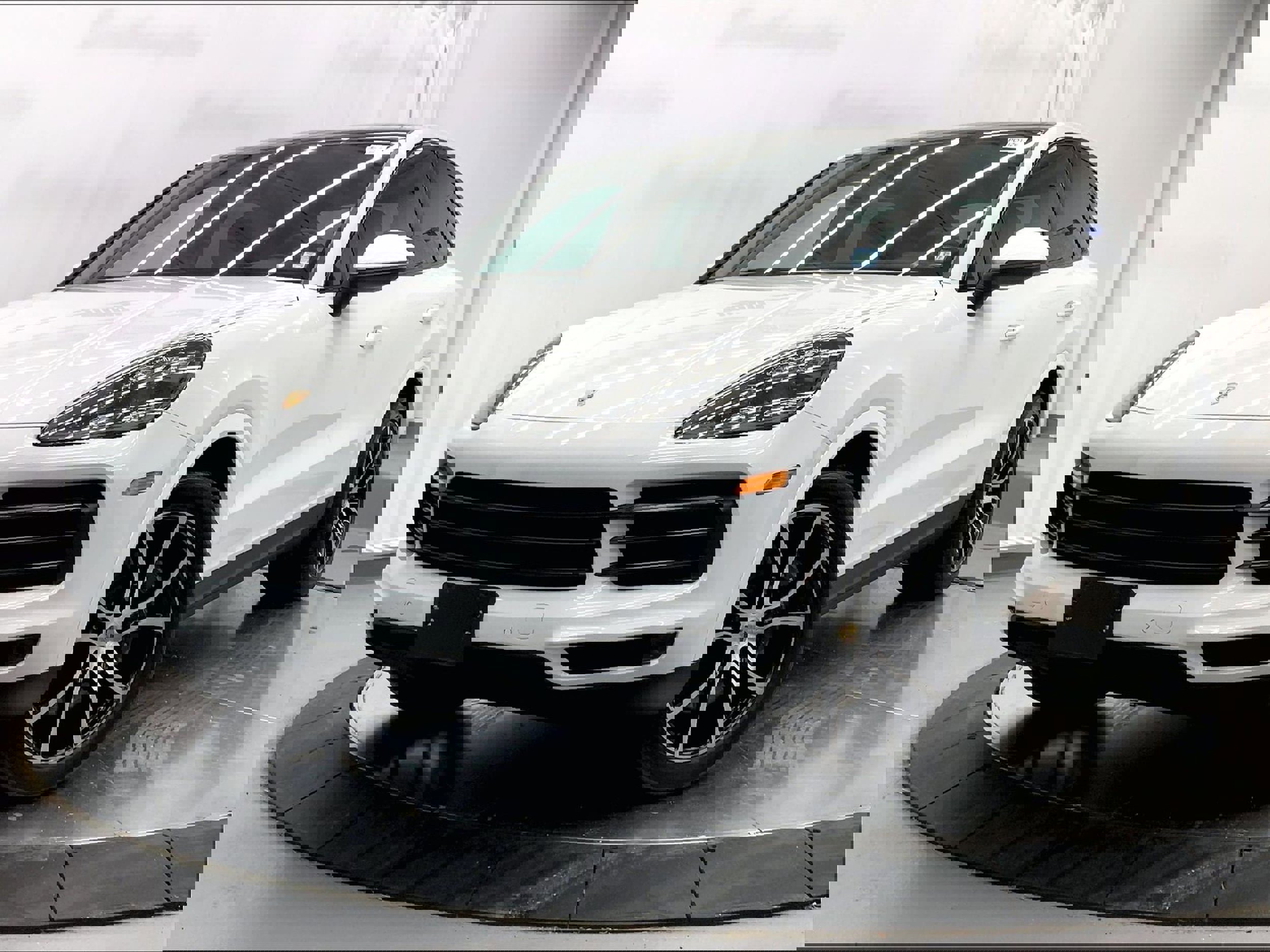 Used 2022 Porsche Cayenne Coupe image 1