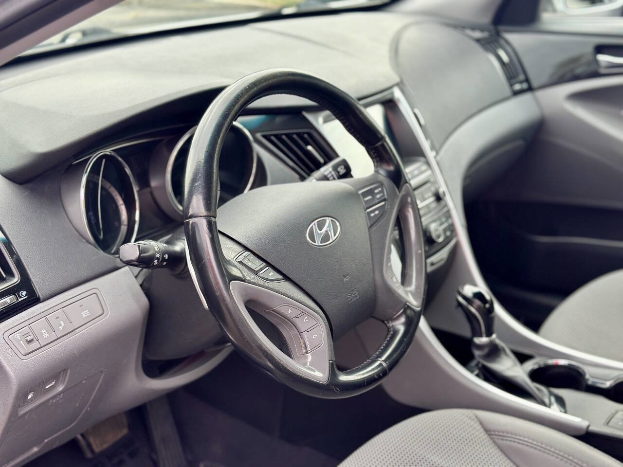 Used 2014 Hyundai Sonata SE w/ Premium Package 04 FWD image 10