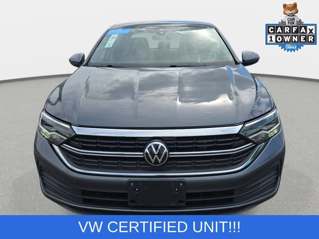 Used 2024 Volkswagen Jetta SE FWD image 2