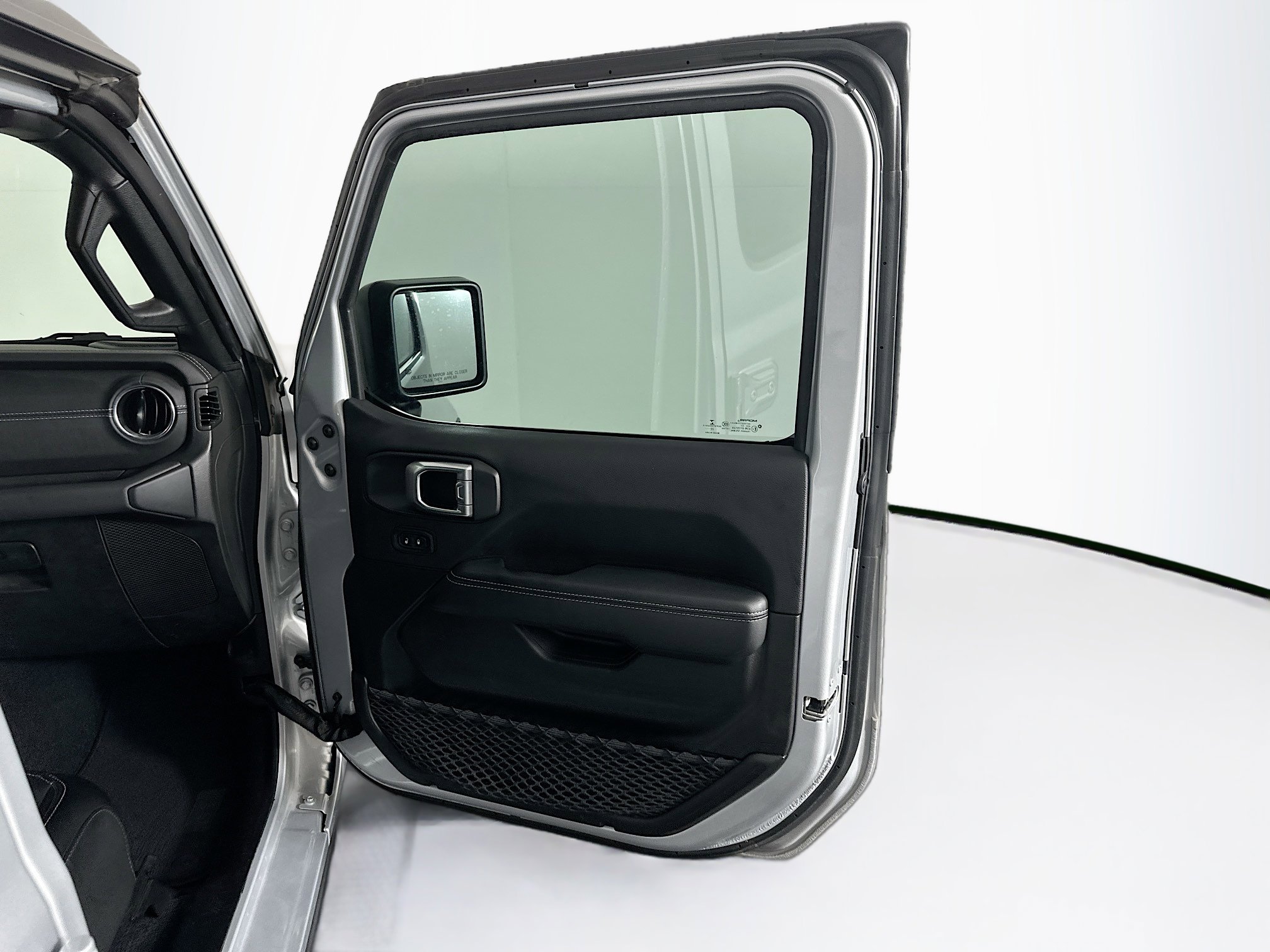 Used 2023 Jeep Wrangler Sahara w/ Cold Weather Group image 31