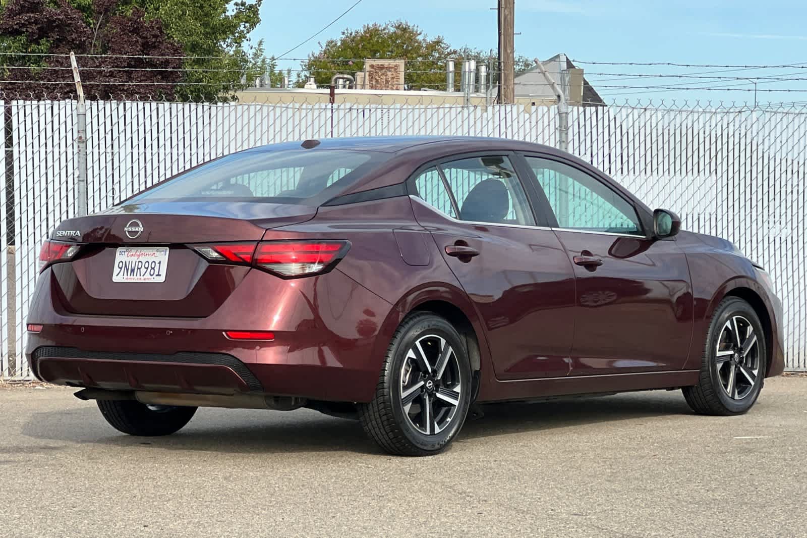 Used 2025 Nissan Sentra SV FWD image 3