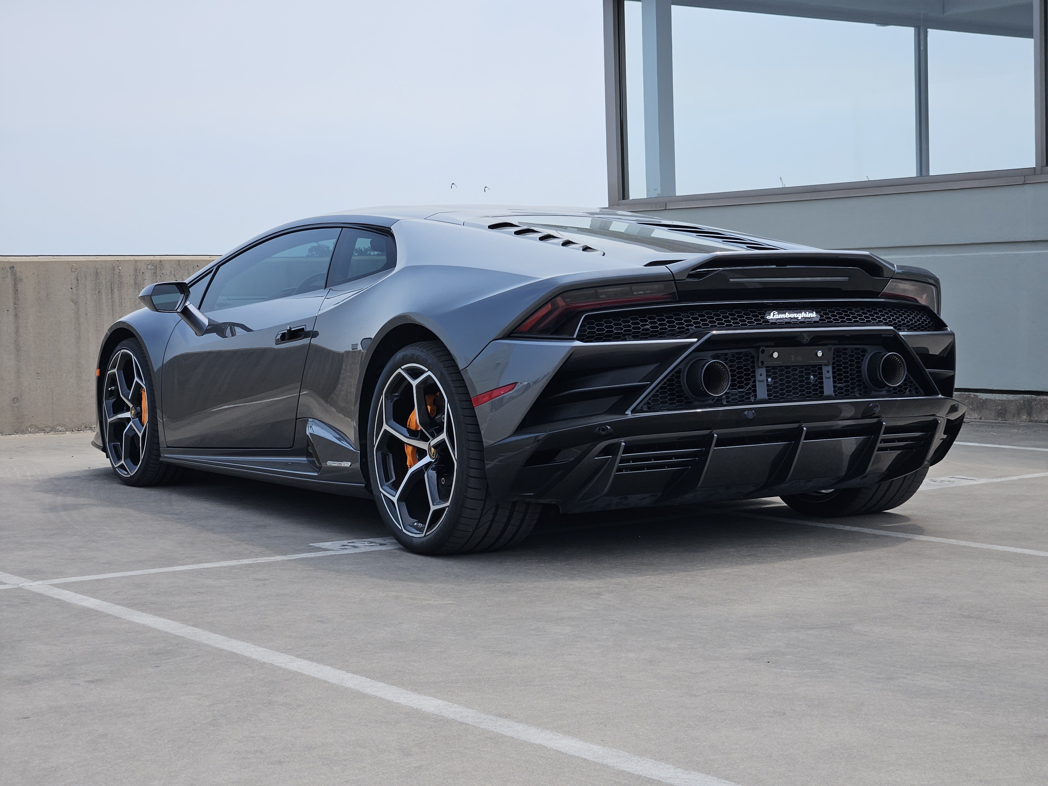 Used 2020 Lamborghini Huracan EVO AWD/4WD image 3