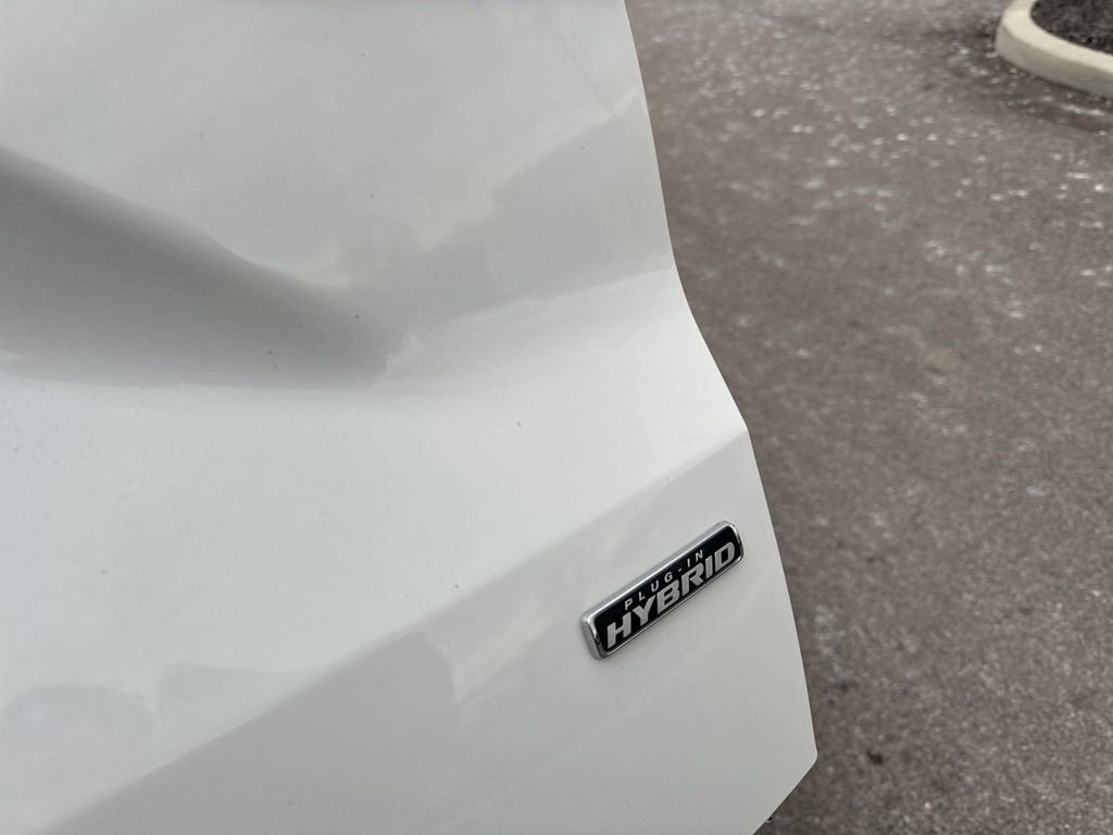 New 2025 Ford Escape SE image 17