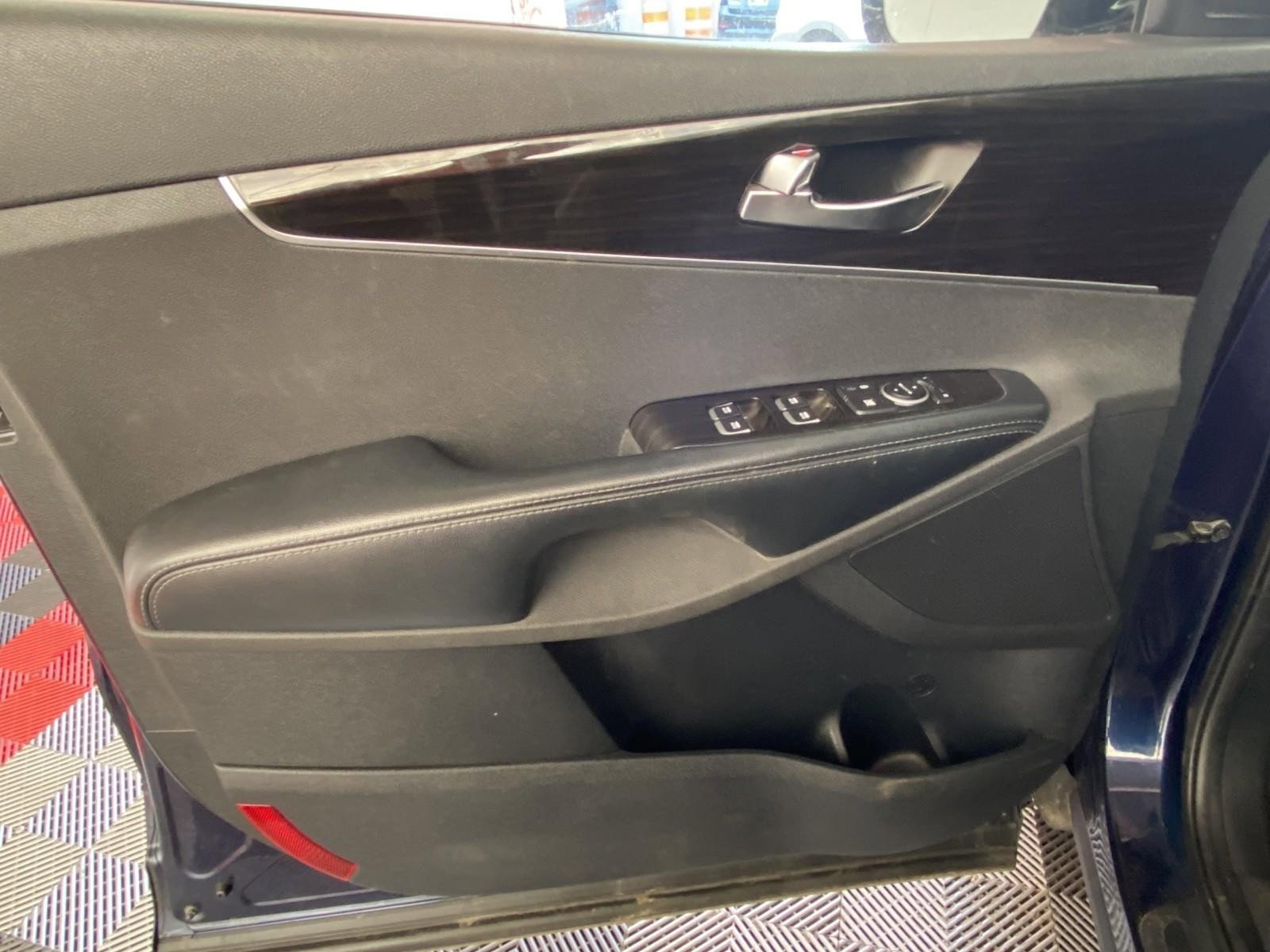 Used 2020 Kia Sorento EX image 23