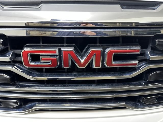 Used 2023 GMC Sierra 1500 SLT w/ SLT Convenience Package image 9