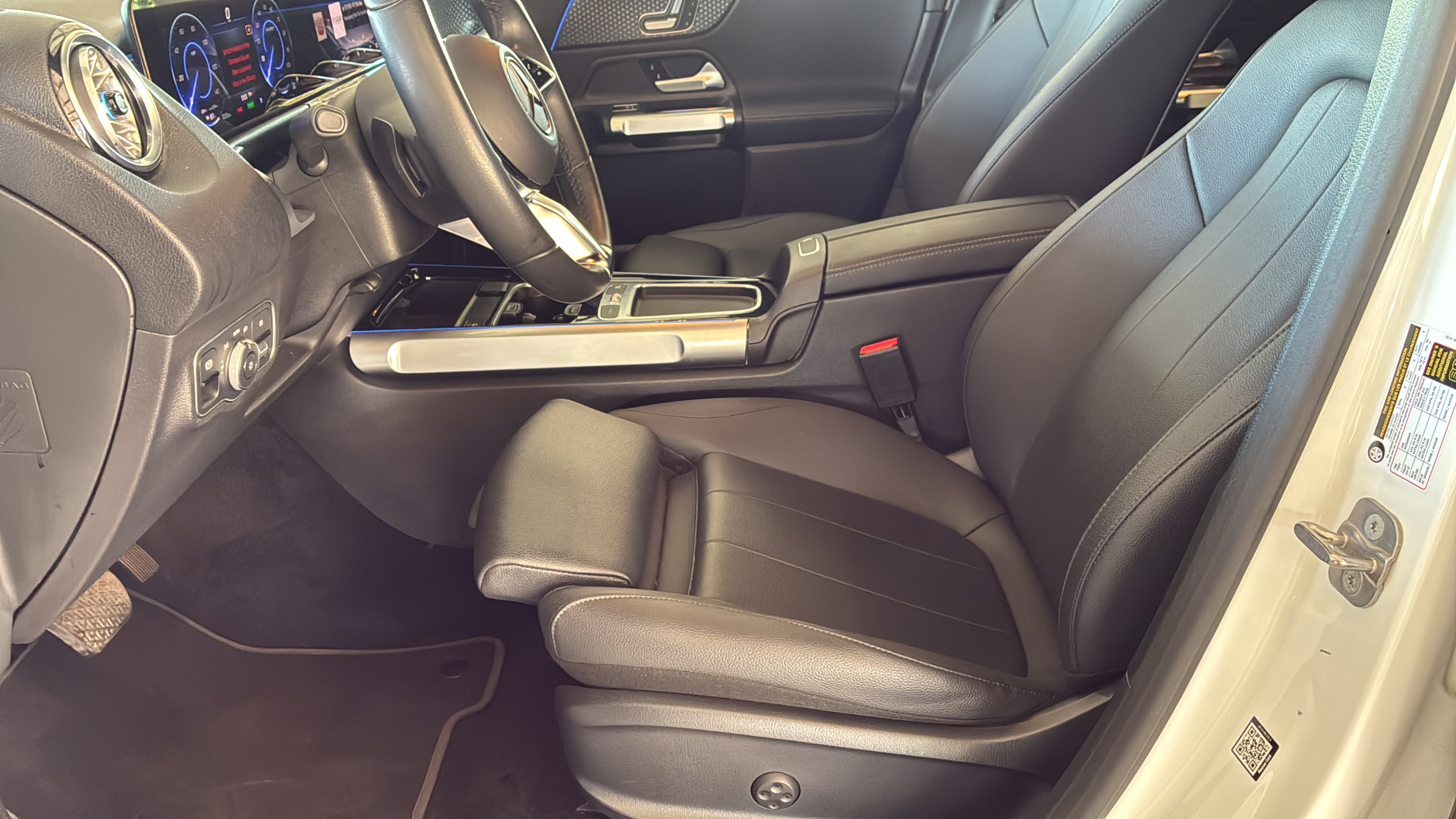Used 2024 Mercedes-Benz EQB 250+ image 18