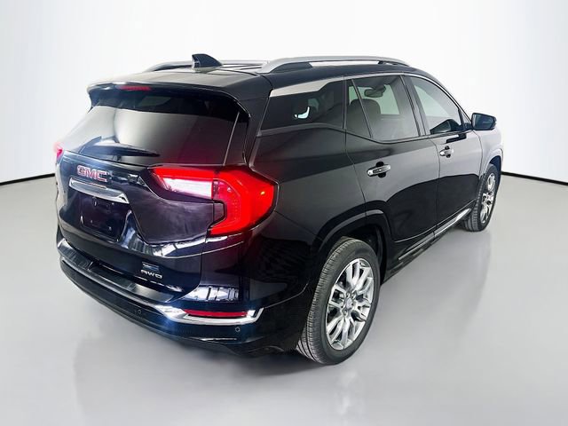 Used 2024 GMC Terrain Denali w/ Denali Premium Package image 8