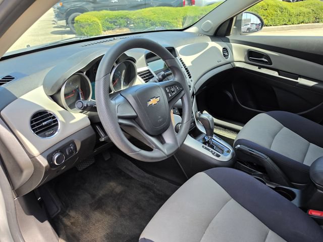 Used 2014 Chevrolet Cruze LS FWD image 13