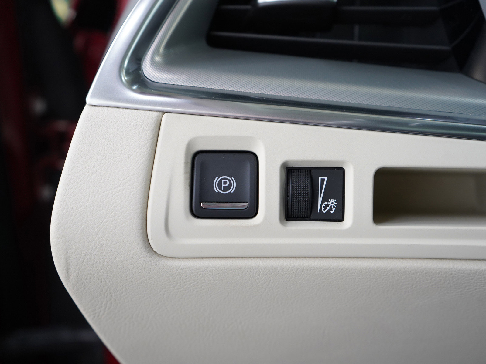 Used 2021 Cadillac XT5 Premium Luxury image 32