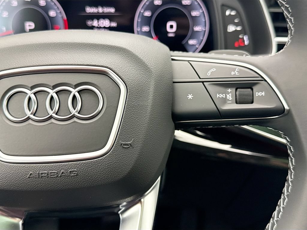 Used 2026 Audi Q7 3.0T Premium Plus w/ Premium Plus Package AWD/4WD image 12
