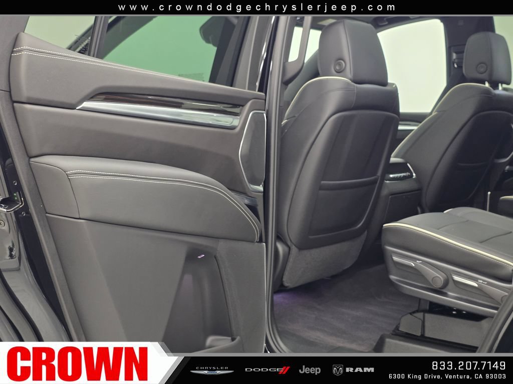 Used 2026 Cadillac Escalade Luxury AWD/4WD image 27