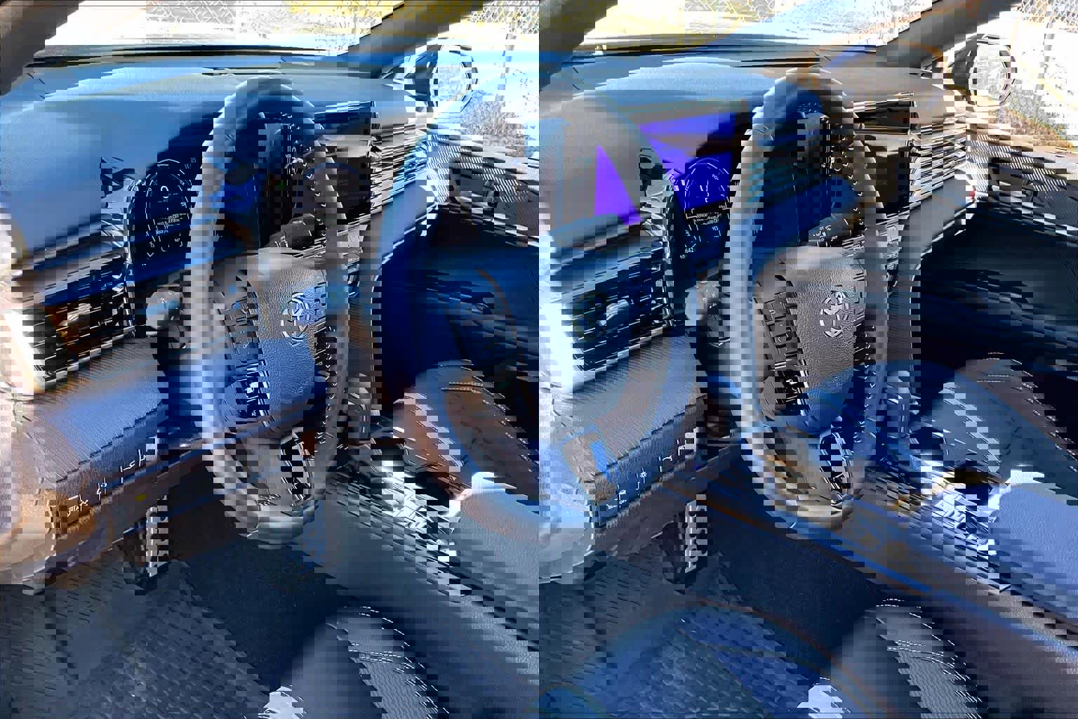 Used 2025 Toyota Camry SE image 16