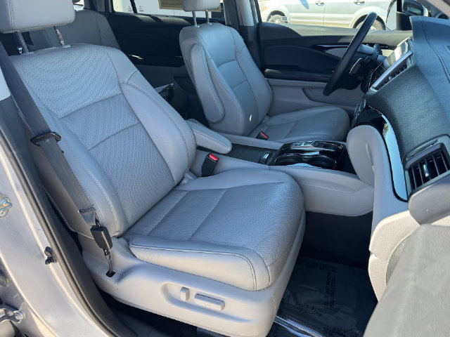 Used 2017 Honda Pilot Elite image 12