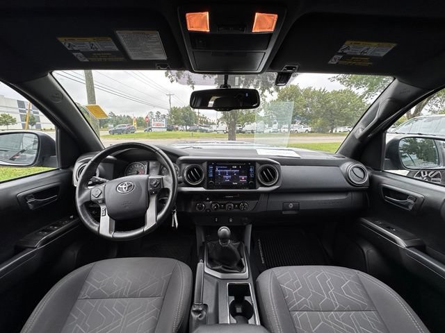 Used 2017 Toyota Tacoma TRD Sport w/ Tow Package AWD/4WD image 2