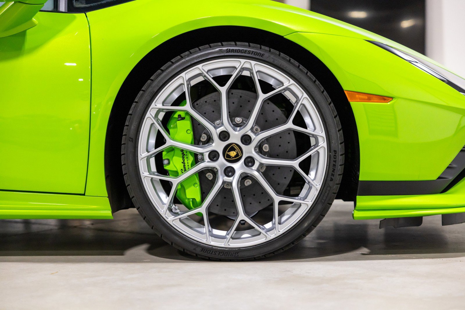 Used 2024 Lamborghini Huracan Tecnica image 26