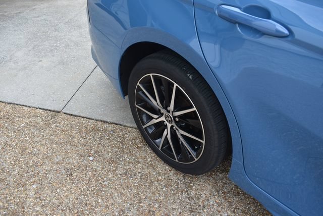 Used 2023 Toyota Camry SE w/ Convenience Package FWD image 13