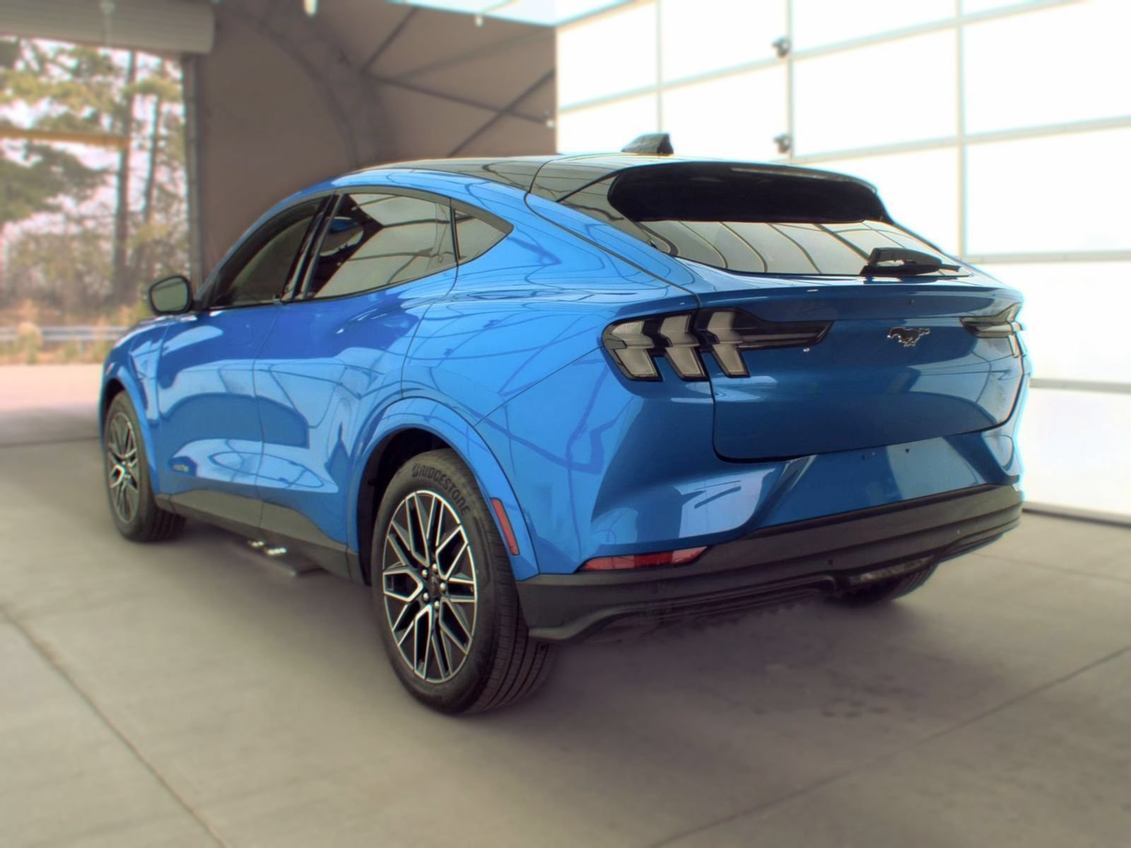 Used 2025 Ford Mustang Mach-E Premium AWD/4WD image 4
