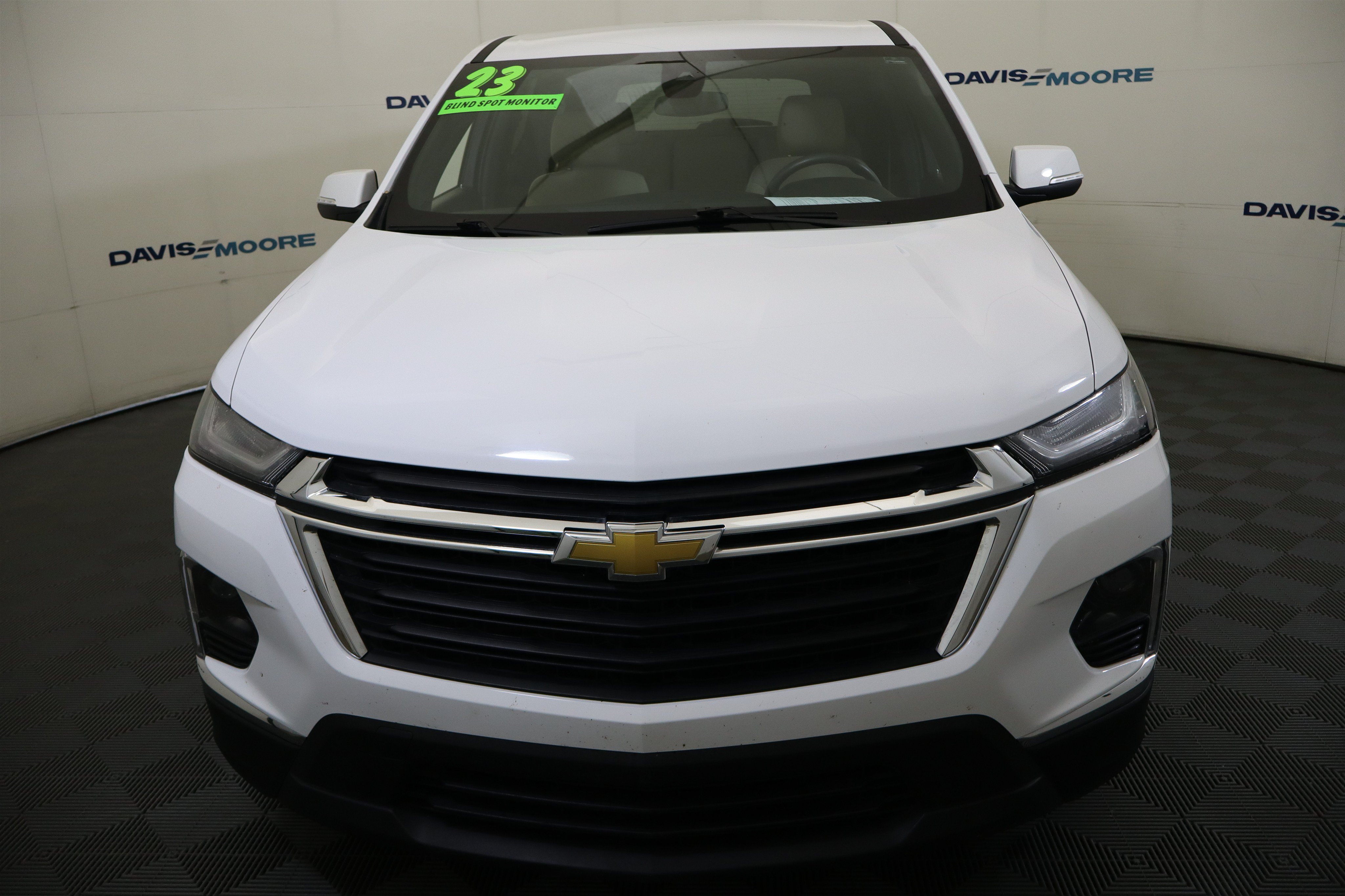 Used 2023 Chevrolet Traverse LS FWD image 14