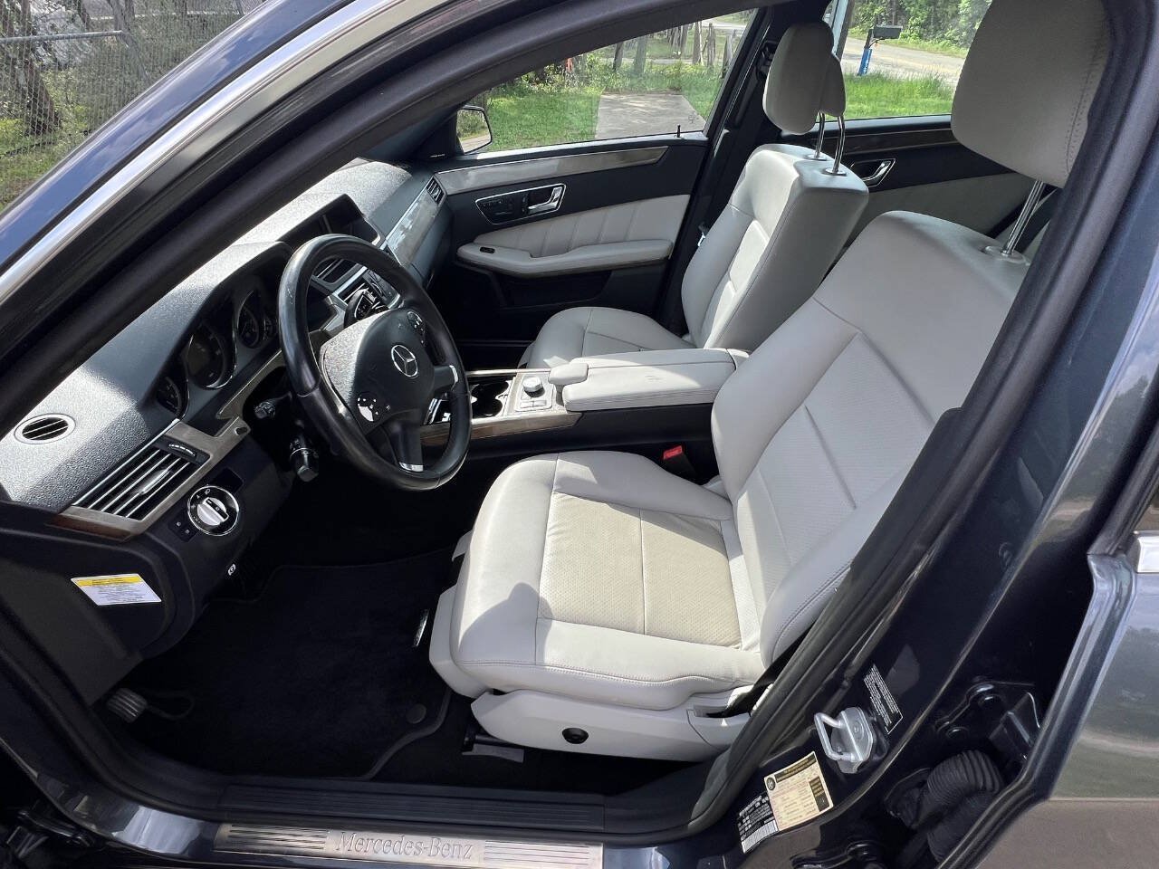 Used 2010 Mercedes-Benz E 350 Sedan image 18