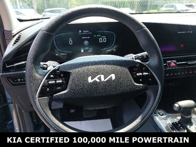 Certified 2025 Kia Niro SX FWD image 11