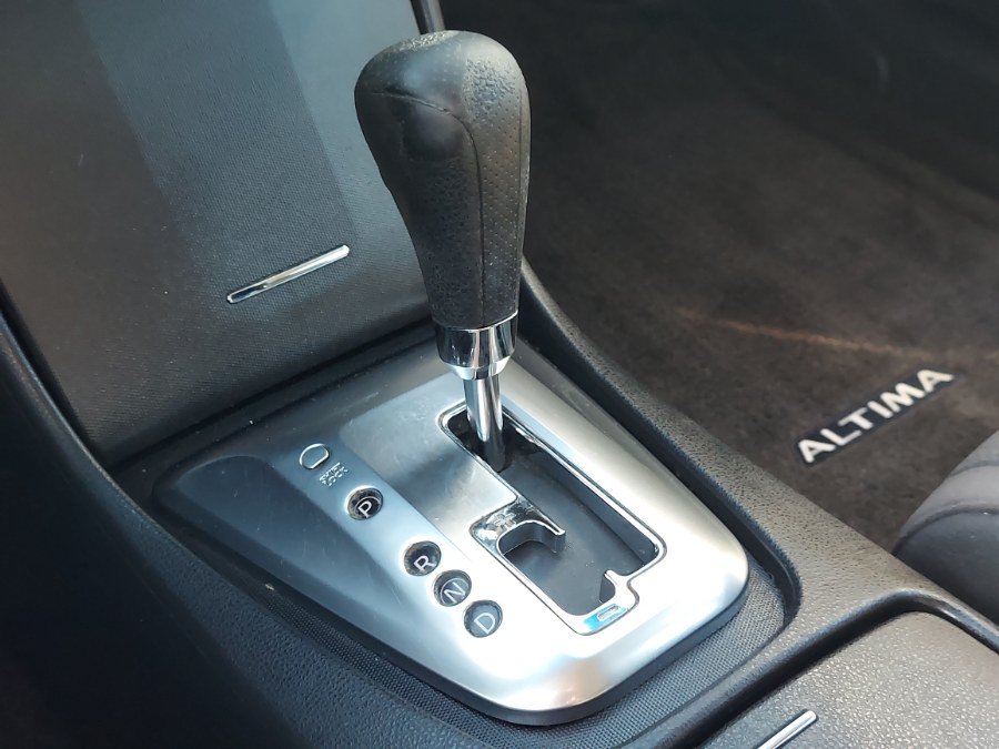 Used 2012 Nissan Altima 2.5 S FWD image 14
