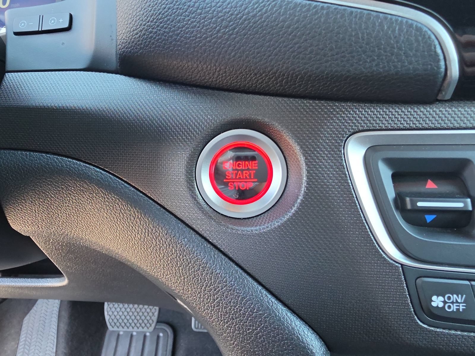 Certified 2025 Honda Passport TrailSport image 27