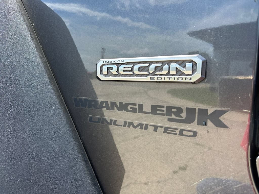 Used 2018 Jeep Wrangler Unlimited Rubicon w/ Connectivity Group AWD/4WD image 8