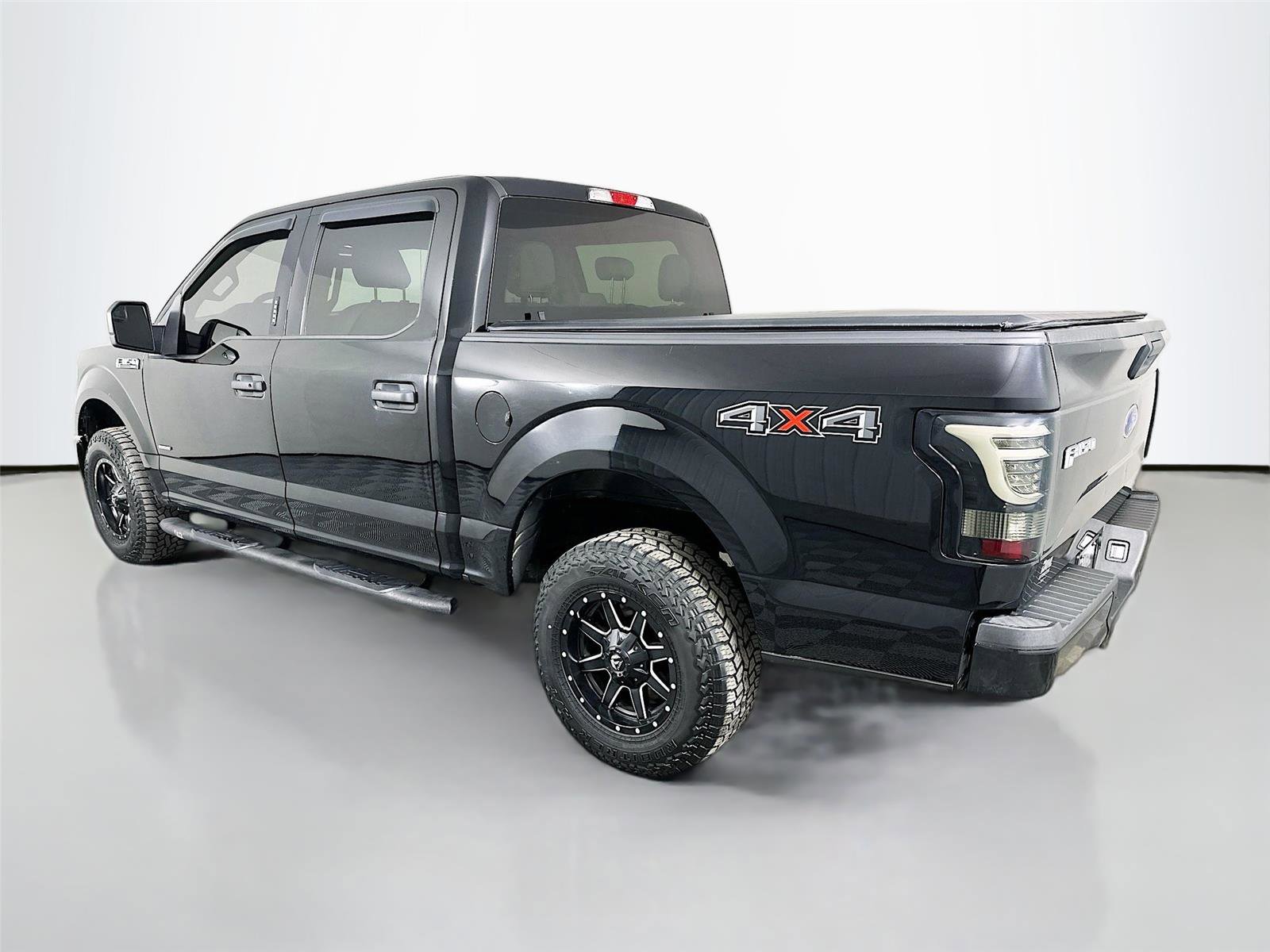 Used 2016 Ford F150 XLT image 5
